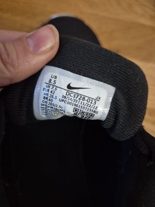 Zapatillas Nike Negras y Amarillas