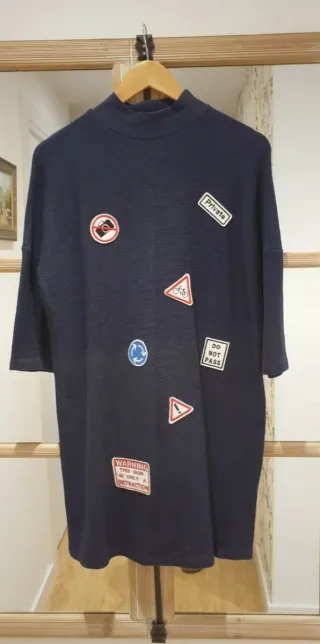 Vestido azul con parches