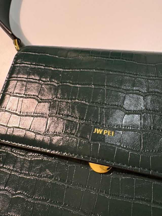 Bolso JW PEI verde efecto piel cocodrilo