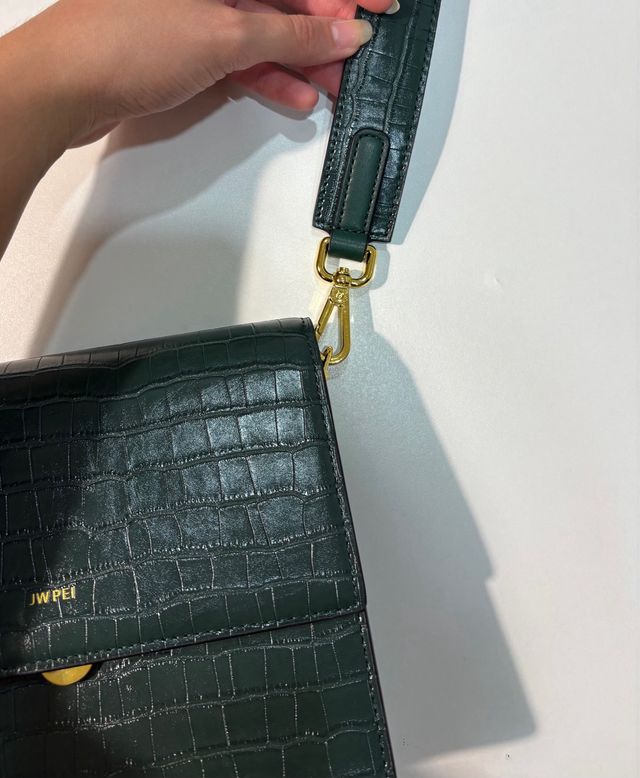 Bolso JW PEI verde efecto piel cocodrilo