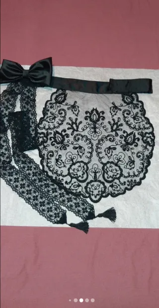 Mantilla y delantal novia Alicantina