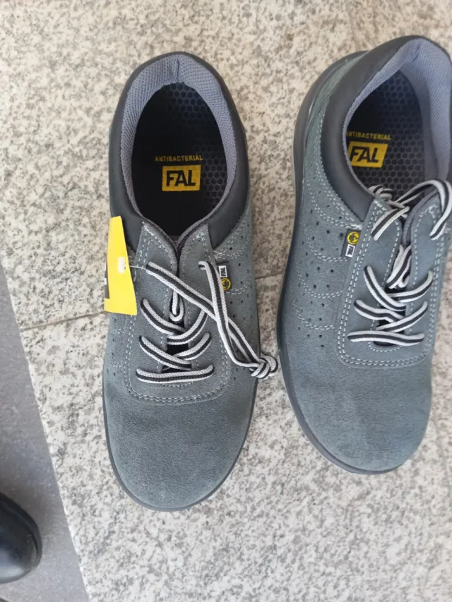 Zapatos de seguridad FAL grises