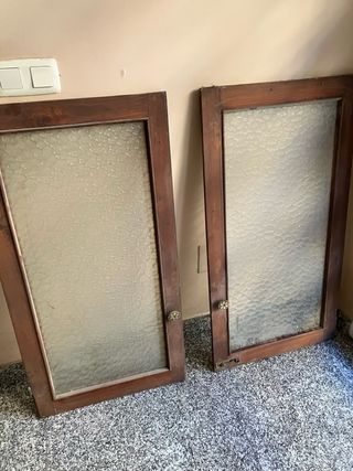 Puertas antiguas de armario con cristal