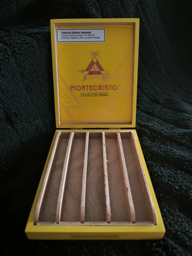Scatola pura della SERIE MONTECRISTO COLLECTION.