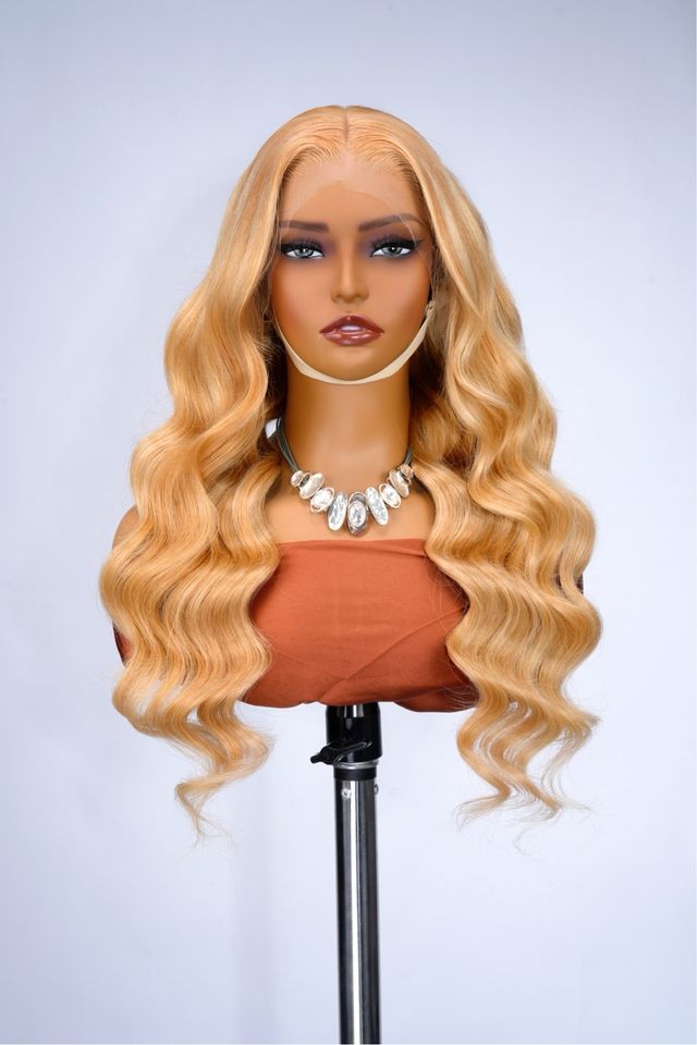 Peluca 100% Human hair.Encaje Frontal HD Rubia.