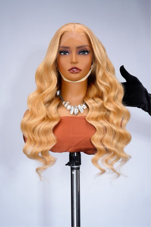 Peluca 100% Human hair.Encaje Frontal HD Rubia.