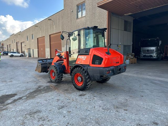 ***RESERVADA***KUBOTA R065***PALA CARGADORA**
