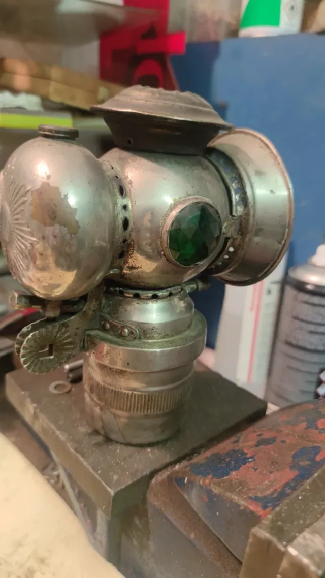 Lámpara antigua bicicleta metal