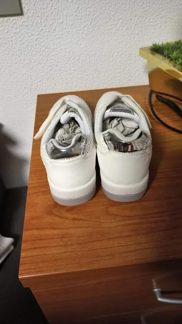 Zapatos de trabajo blancos