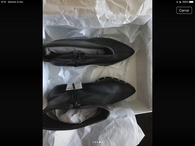 Botines negros camperos con tachuelas