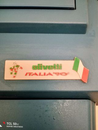 Macchina da scrivere elettronica Olivetti Italia 9