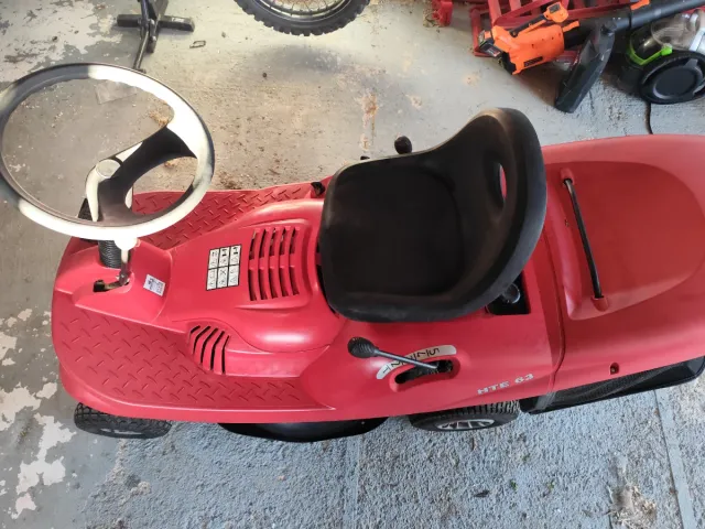 Tractor cortacésped HTE 63