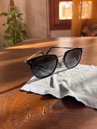 Bally Gafas de Sol BY 0079-D 01A negra y plateada