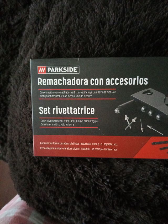 Remachadora Parkside con accesorios