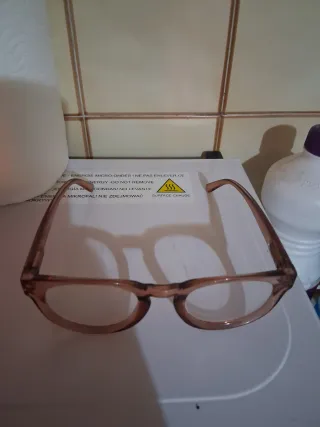 Gafas de farmacia marrones y beige