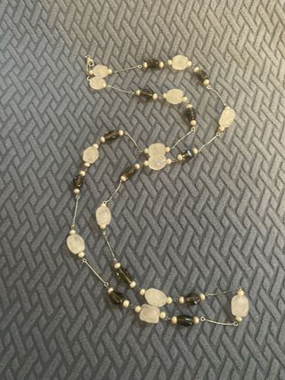 Collana lunga pietre semipreziose grigio bianco