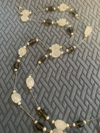 Collana lunga pietre semipreziose grigio bianco