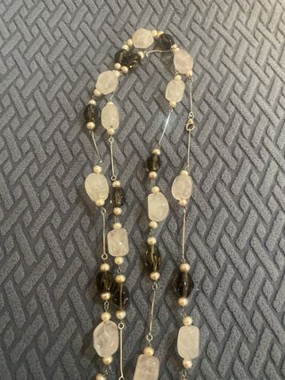 Collana lunga pietre semipreziose grigio bianco