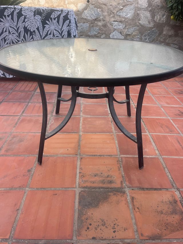 Mesa redonda jardín cristal y metal
