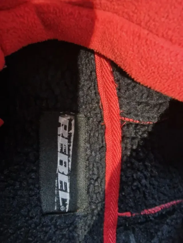 Chaqueta niño roja talla 6-7 años