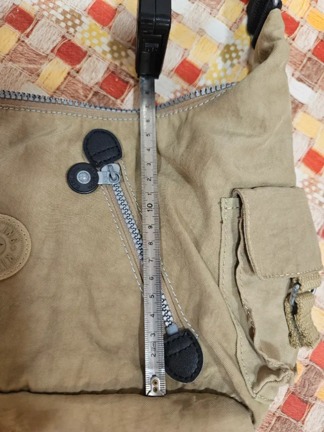 Bolso Kipling Beige y Negro