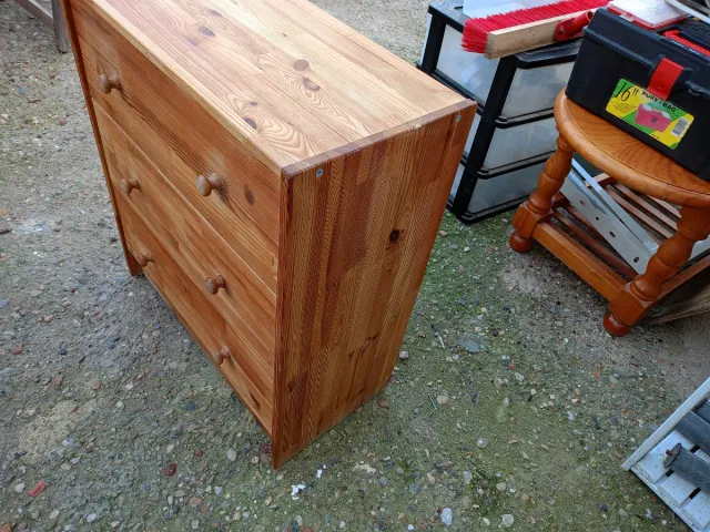 Cómoda de madera maciza