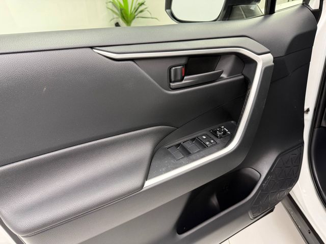 TOYOTA RAV-4 2.5 4WD Business desde 395€/mes*