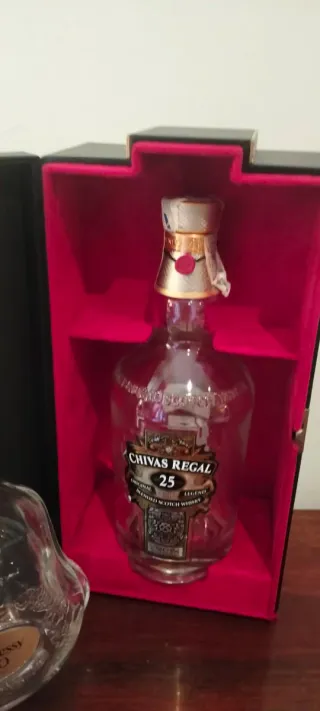 Chivas Regal 25 Años Caja y botellas
