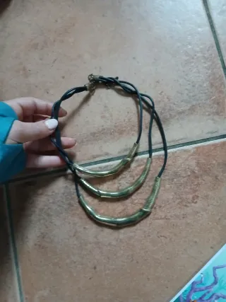 Collana vintage pelle nera e oro