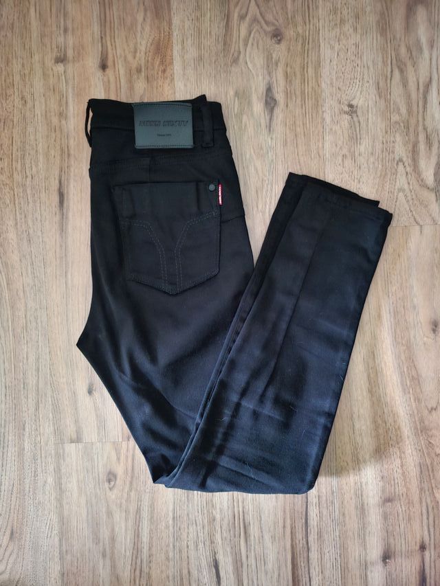 Pantalones Miss Sixty Negros