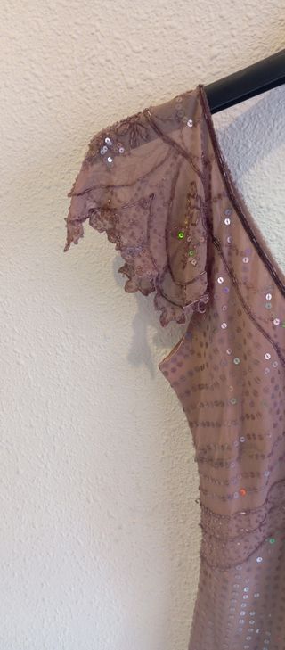 Blusa de lentejuelas color maquillaje