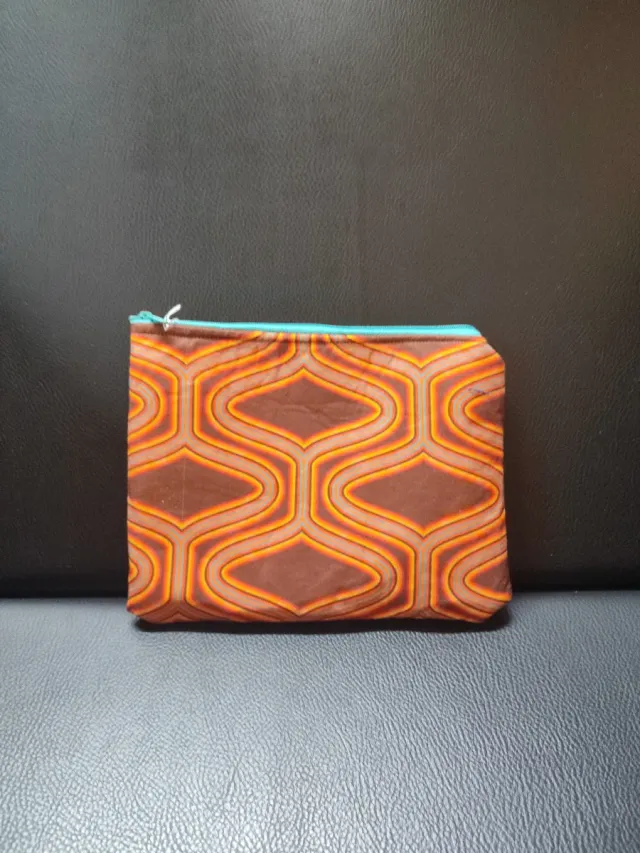 Neceser estampado geométrico