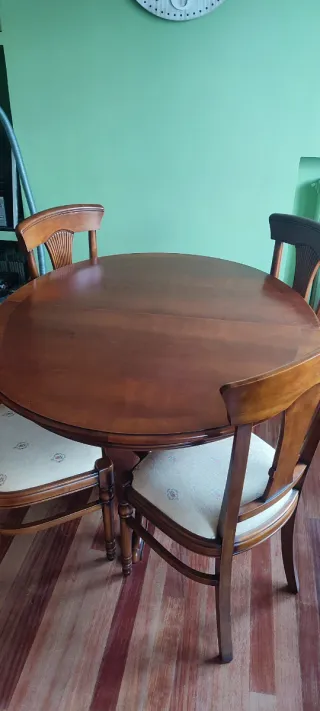 Mesa extensible madera cerezo + 4 sillas