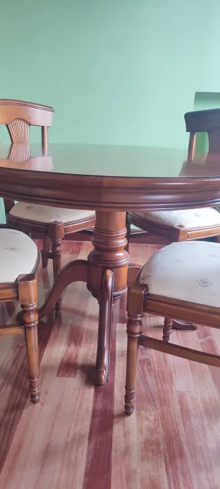 Mesa extensible madera cerezo + 4 sillas