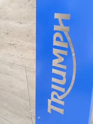 Cartel Metálico original Triumph con Luces