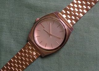 Reloj Nixon Time Teller Dorado