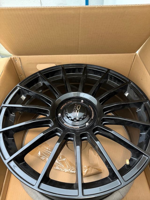 Llanta Oz Racing Forjada Negra