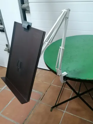 Soporte articulado con atril DINA4