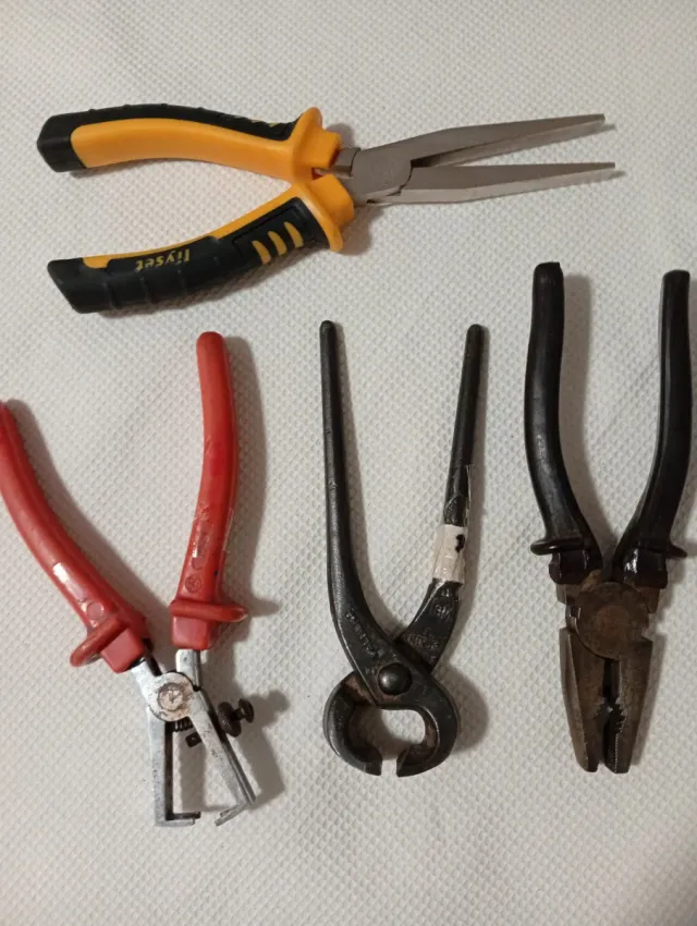 Lote de herramientas manuales