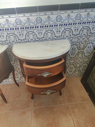 Coppia di tavoli antichi in legno Half Moon