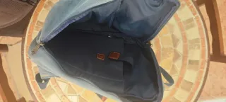 Mochila portátil vaquero Azul con detalles cuero.