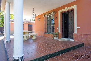 Chalet en venta en Carmona