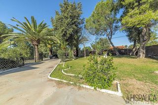 Chalet en venta en Carmona