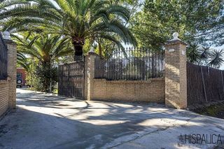 Chalet en venta en Carmona