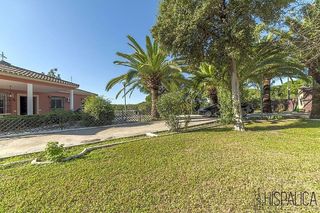 Chalet en venta en Carmona