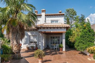 Chalet en venta en Barrio de la Vega en Monachil