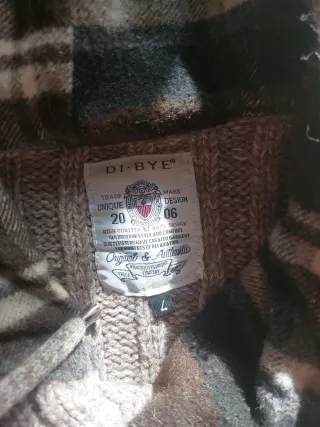 Jersey de lana con capucha y parches