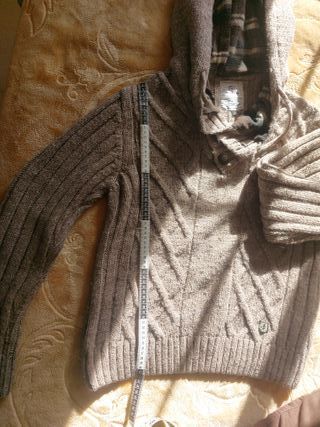 Jersey de lana con capucha y parches