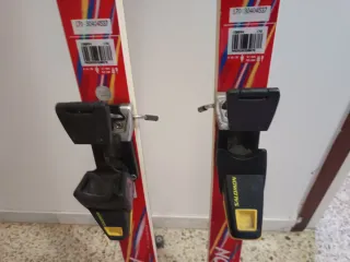 Esquís Atomic ACS Carbon