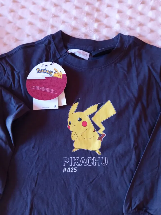 Camiseta Pikachu Pokémon #025 Manga Larga